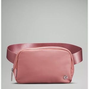 Lululemon Everywhere Belt Bag